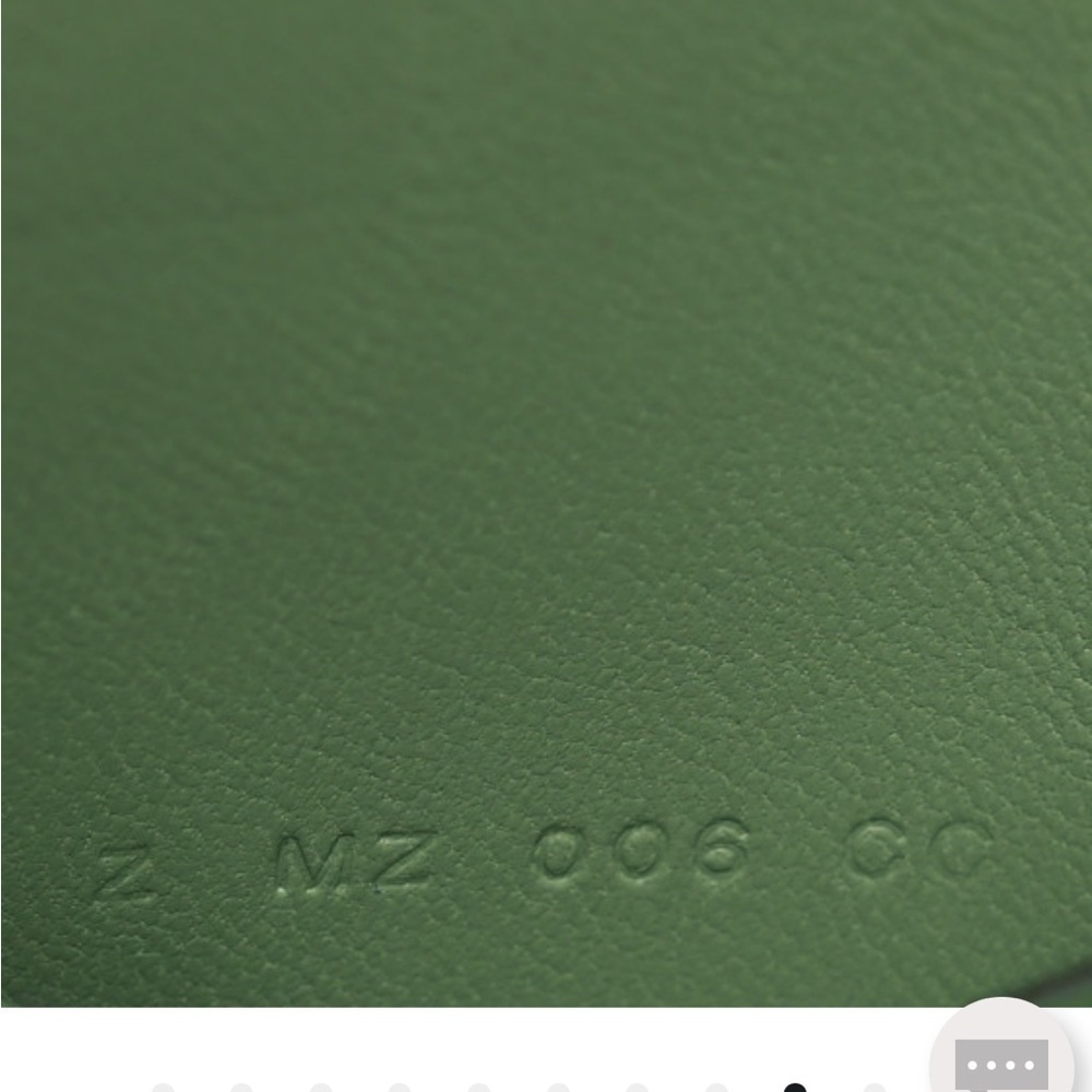 Hermes Constance Epsom   (Vert Criquet) Clutch/wallet/crossbody. - Picture 8 of 10